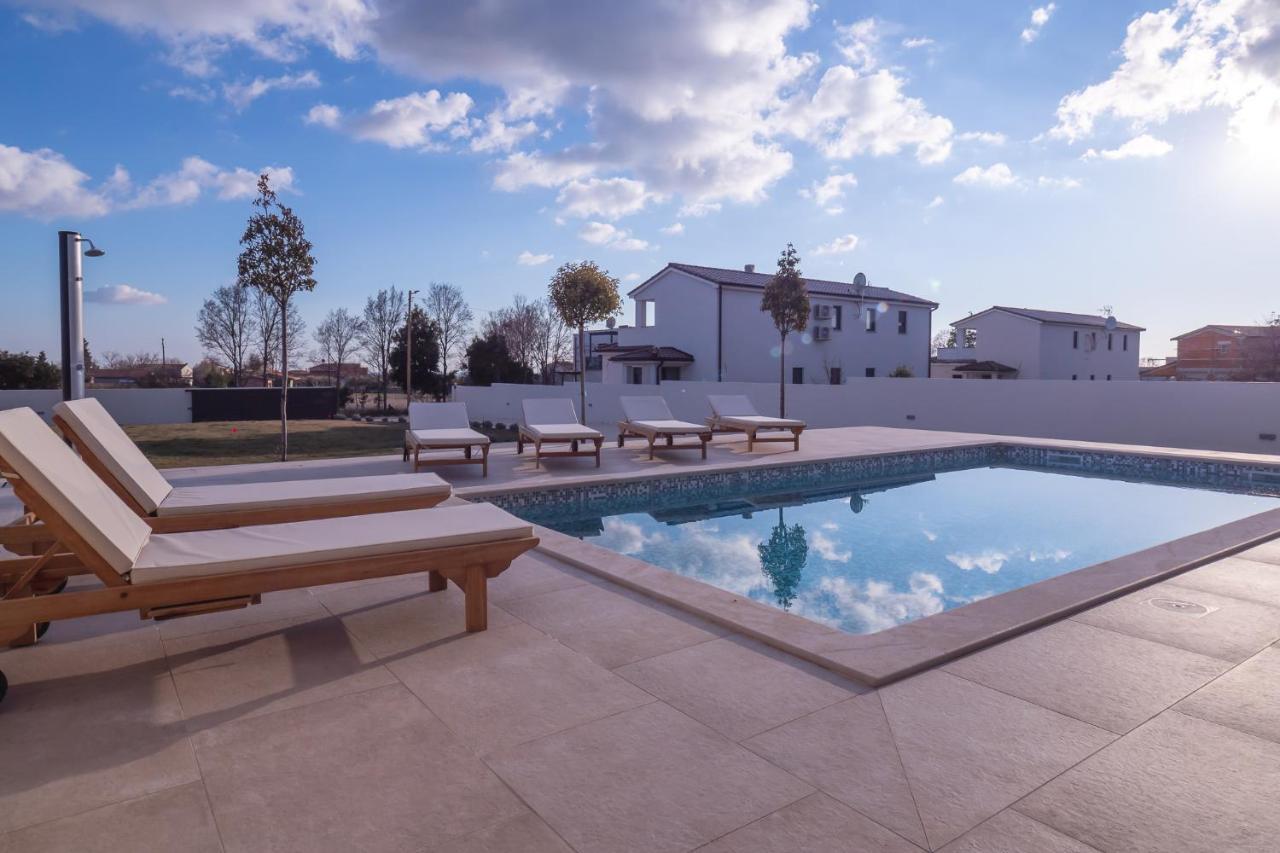 Villa Lydia Marčana Exteriör bild