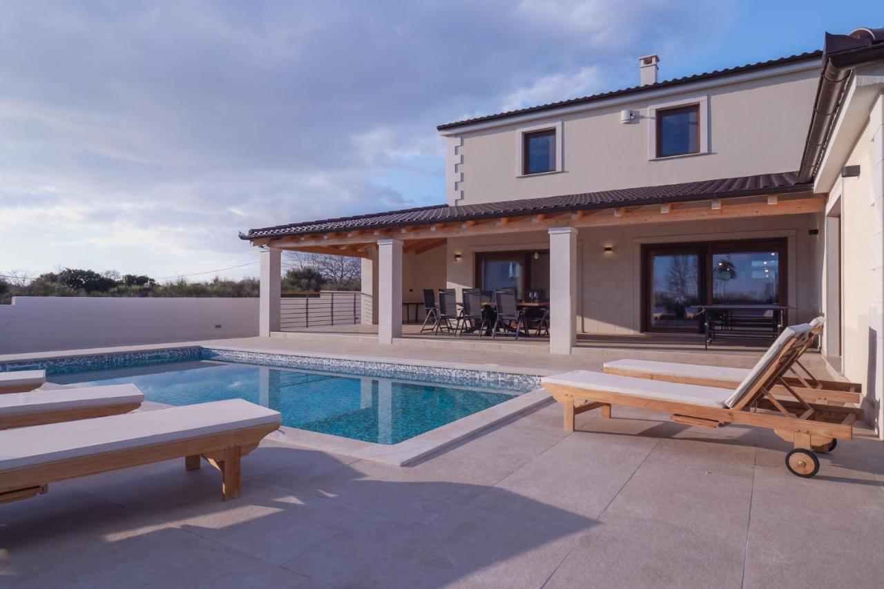 Villa Lydia Marčana Exteriör bild
